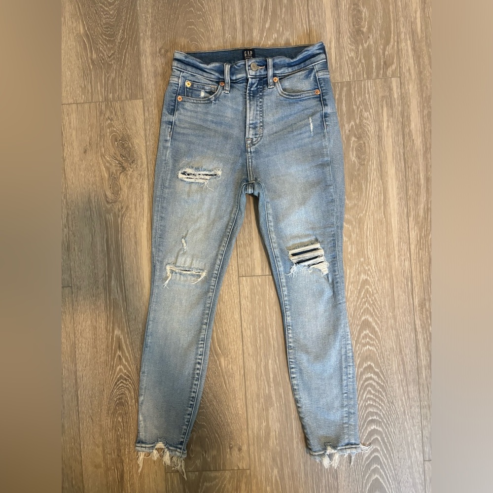GAP High Rise True Skinny Light Blue Distressed 24 Petite